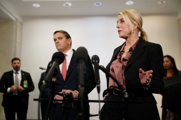 Bộ trưởng Tư pháp Mỹ chính thức bị thay thế