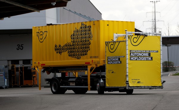 Bưu điện nhiều nước ngừng chuyển hàng đến Mỹ vì thuế mới Bưu điện nhiều nước ngừng chuyển hàng đến Mỹ vì thuế mới