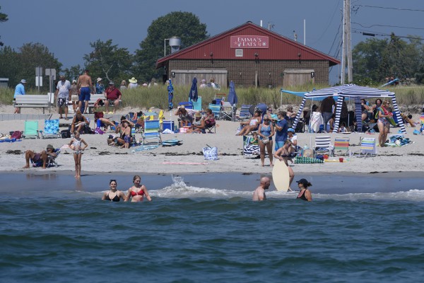 Cá mập trắng khổng lồ xuất hiện gần nhiều bãi biển Mỹ Cá mập trắng khổng lồ xuất hiện gần nhiều bãi biển Mỹ