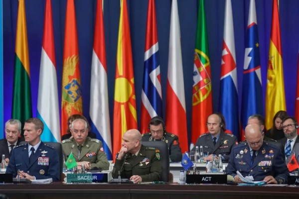 Các ngoại trưởng NATO thảo luận về việc hỗ trợ cho Ukraine
