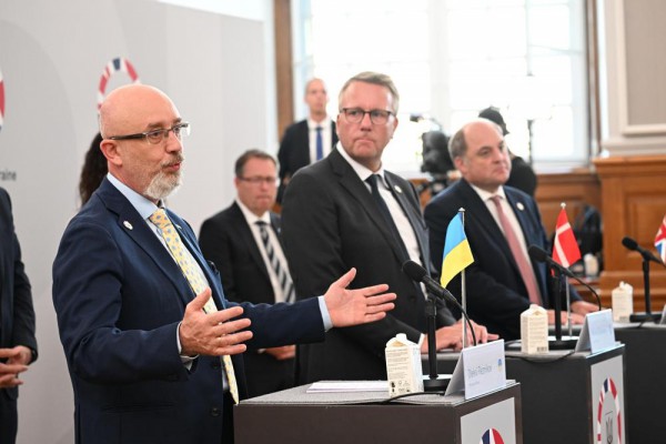 Các nước phương Tây cam kết hỗ trợ Ukraine hơn 1,5 tỷ euro