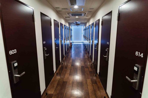 Cafe internet - 'khách sạn giá rẻ' giữa lòng Nhật Bản Cafe internet - 'khách sạn giá rẻ' giữa lòng Nhật Bản