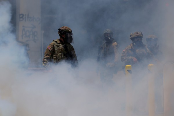 Căng thẳng dâng cao tại Los Angeles, Vệ binh Quốc gia bắt đầu hành động Căng thẳng dâng cao tại Los Angeles, Vệ binh Quốc gia bắt đầu hành động