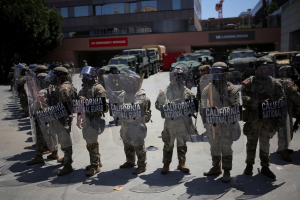 Căng thẳng dâng cao tại Los Angeles, Vệ binh Quốc gia bắt đầu hành động Căng thẳng dâng cao tại Los Angeles, Vệ binh Quốc gia bắt đầu hành động