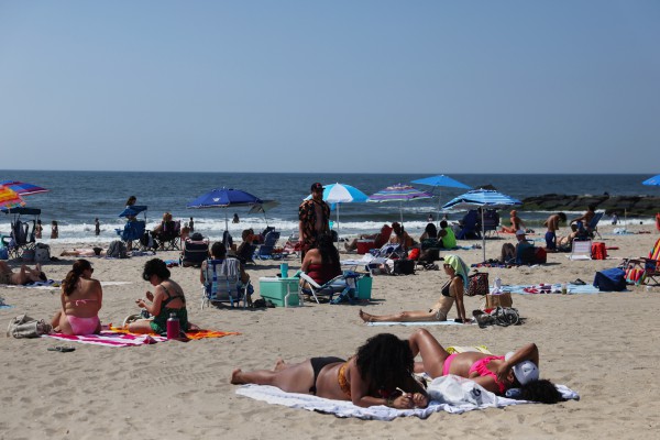 Cảnh báo nắng nóng ảnh hưởng hơn 130 triệu người tại Mỹ Cảnh báo nắng nóng ảnh hưởng hơn 130 triệu người tại Mỹ