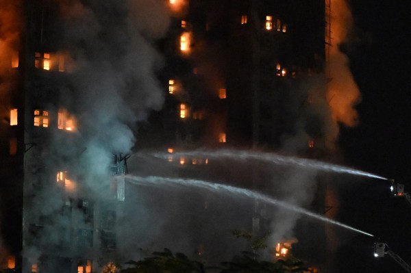 Cháy chung cư ở Hồng Kông: Cư dân nói gì về vụ hỏa hoạn thảm khốc? Cháy chung cư ở Hồng Kông: Cư dân nói gì về vụ hỏa hoạn thảm khốc?