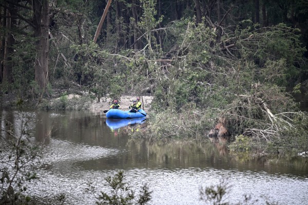 Chạy đua khắc phục lũ quét ở Texas Chạy đua khắc phục lũ quét ở Texas