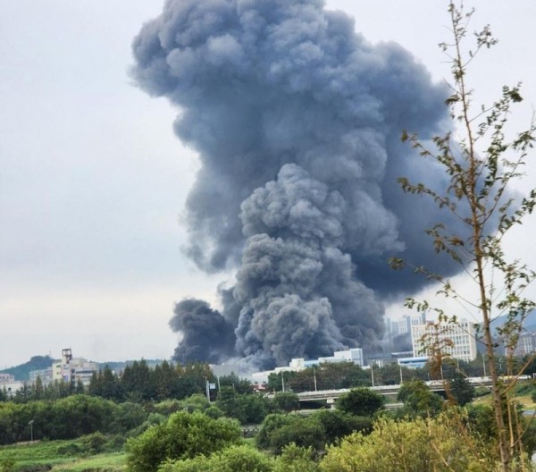 Cháy trung tâm thương mại ở Hàn Quốc, ít nhất 2 người thiệt mạng