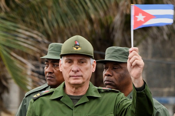 Chủ tịch Cuba điện đàm Tổng thống lâm thời Venezuela Chủ tịch Cuba điện đàm Tổng thống lâm thời Venezuela