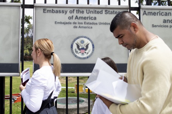 Công dân hàng chục nước phải đóng phí cọc visa Mỹ lên đến 15.000 USD