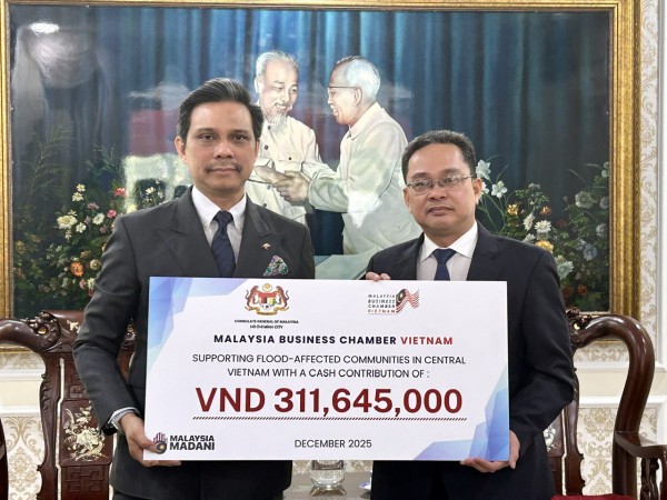Cộng đồng người Malaysia tại TP.HCM hỗ trợ cho miền trung bị bão lũ Cộng đồng người Malaysia tại TP.HCM hỗ trợ cho miền trung bị bão lũ