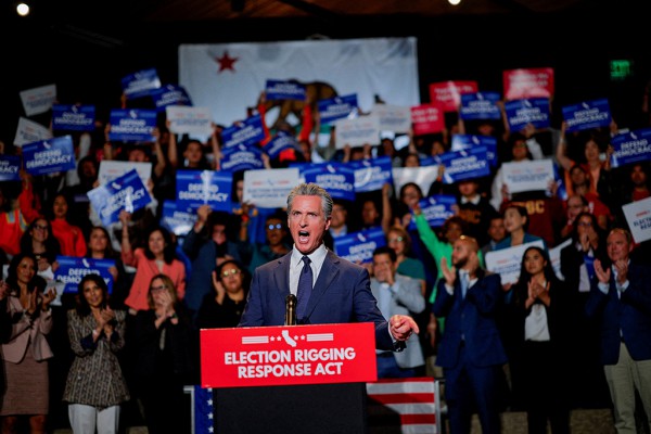 Cuộc chiến vẽ lại bản đồ bầu cử giữa California và Texas Cuộc chiến vẽ lại bản đồ bầu cử giữa California và Texas