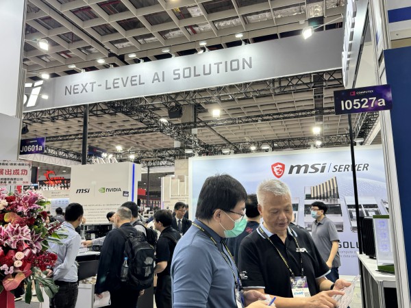 Cuộc đua AI giữa rủi ro 'bong bóng'