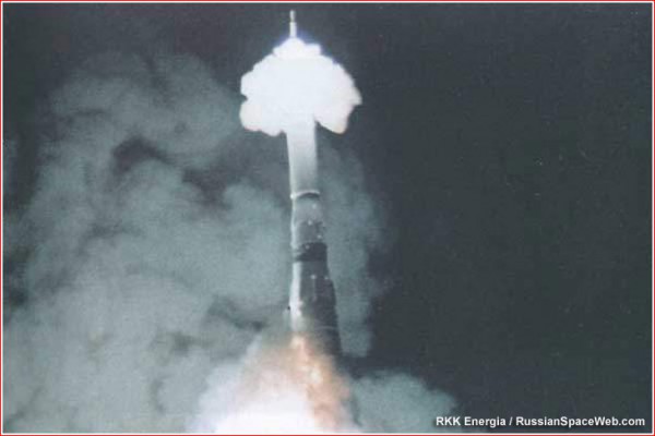 Cuộc đua lên mặt trăng: Liên Xô về nhì và thuyết âm mưu bao trùm Mỹ