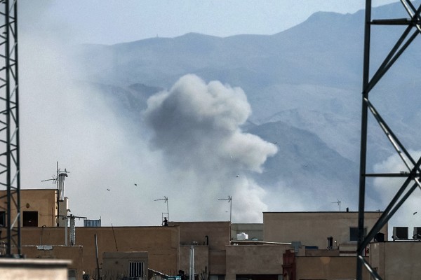 Dồn dập cảnh báo sau cuộc tấn công mới của Mỹ và Israel vào Iran