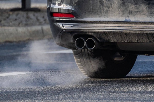 EU tính nới lỏng lệnh cấm xe động cơ đốt trong từ năm 2035