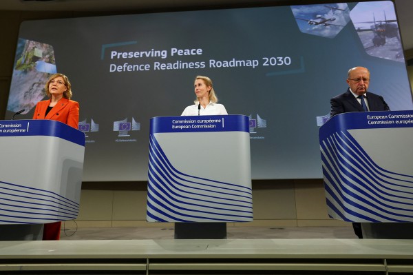 EU tung sáng kiến quốc phòng để bảo vệ ‘từng centimet lãnh thổ’ EU tung sáng kiến quốc phòng để bảo vệ ‘từng centimet lãnh thổ’