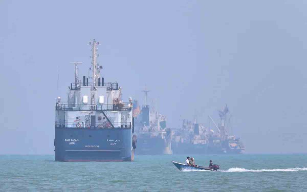 Eo biển Hormuz mở cửa lại, giá dầu khi nào 'về bờ'?