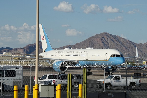 FBI công bố ảnh nghi phạm ám sát ông Charlie Kirk, tìm thấy khẩu súng trường FBI công bố ảnh nghi phạm ám sát ông Charlie Kirk, tìm thấy khẩu súng trường