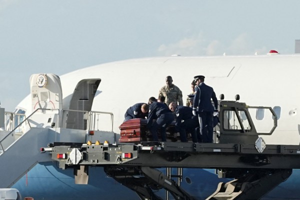 FBI công bố ảnh nghi phạm ám sát ông Charlie Kirk, tìm thấy khẩu súng trường FBI công bố ảnh nghi phạm ám sát ông Charlie Kirk, tìm thấy khẩu súng trường