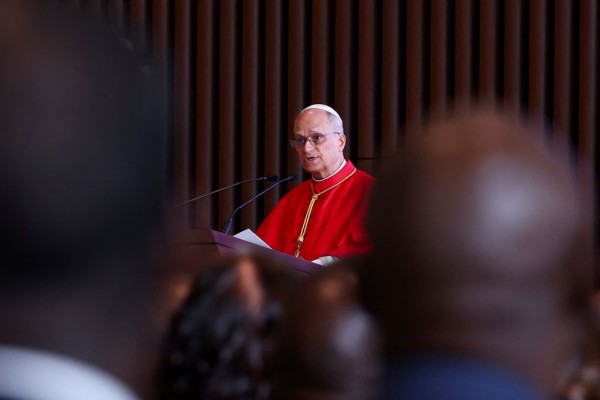 Giáo hoàng Leo nói không quan tâm đến chuyện 'khẩu chiến' với ông Trump