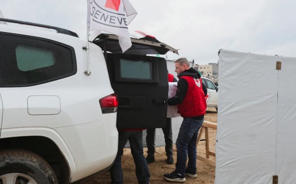 Hamas trao trả thi thể các con tin trẻ tuổi nhất người Israel ở Gaza Hamas trao trả thi thể các con tin trẻ tuổi nhất người Israel ở Gaza