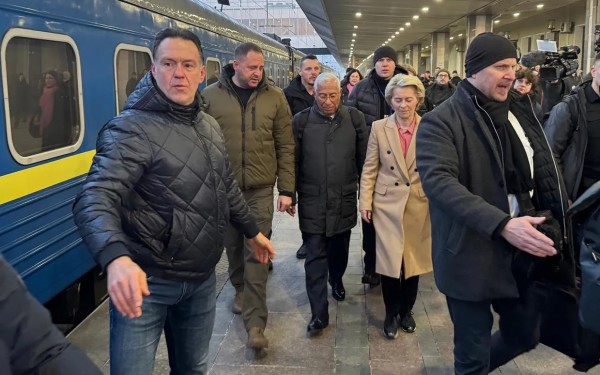 Hàng loạt lãnh đạo EU tới Kiev khi xung đột Nga - Ukraine tròn 3 năm Hàng loạt lãnh đạo EU tới Kiev khi xung đột Nga - Ukraine tròn 3 năm