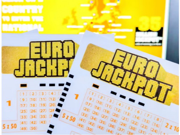 Hàng ngàn người Na Uy được thông báo trúng số khủng... do lỗi xổ số Hàng ngàn người Na Uy được thông báo trúng số khủng... do lỗi xổ số