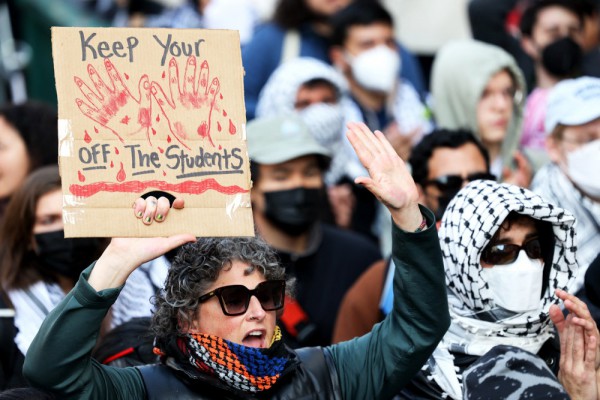 Hàng trăm du học sinh quốc tế 'mắc kẹt' tại Mỹ kiện chính quyền ông Trump Hàng trăm du học sinh quốc tế 'mắc kẹt' tại Mỹ kiện chính quyền ông Trump