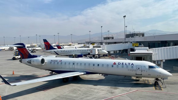 Hành khách say xỉn tấn công tình dục nhân viên hàng không