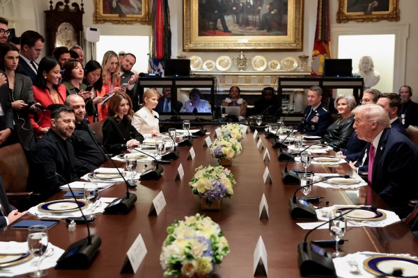 Hòa bình Ukraine trước ngã rẽ quyết định Hòa bình Ukraine trước ngã rẽ quyết định