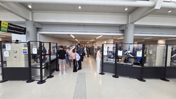 Hơn 1.100 nhân viên an ninh sân bay Mỹ nghỉ việc