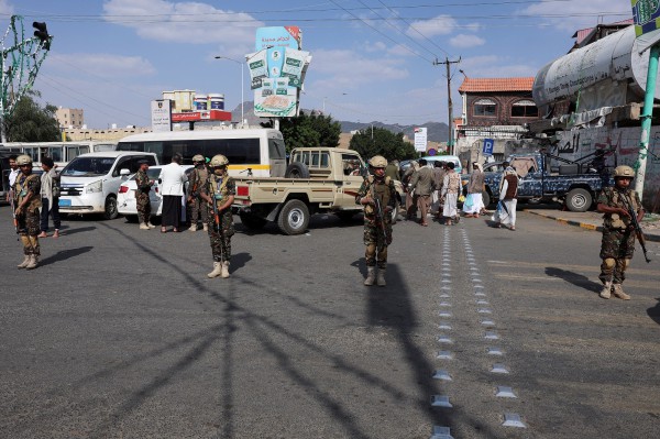 Houthi đột kích văn phòng Liên Hiệp Quốc ở Yemen, bắt giữ 20 người Houthi đột kích văn phòng Liên Hiệp Quốc ở Yemen, bắt giữ 20 người