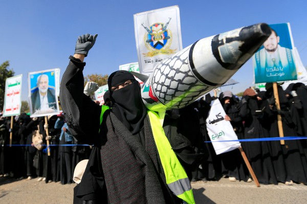 Houthi phóng tên lửa bội siêu thanh, tuyên bố cứng rắn với Israel Houthi phóng tên lửa bội siêu thanh, tuyên bố cứng rắn với Israel