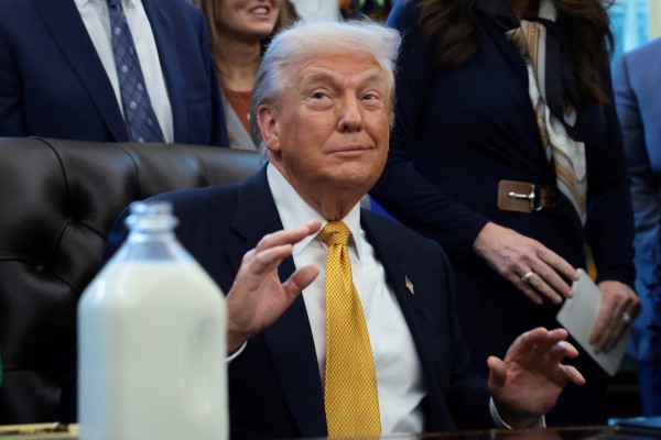 Iran hứa không hành hình người biểu tình, ông Trump theo dõi