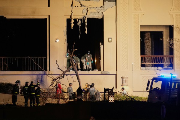 Iran tung đòn đáp trả, khắp vùng Vịnh rung chuyển Iran tung đòn đáp trả, khắp vùng Vịnh rung chuyển