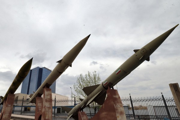 Iran tuyên bố tấn công 3 căn cứ không quân, Hạm đội 5 của Mỹ Iran tuyên bố tấn công 3 căn cứ không quân, Hạm đội 5 của Mỹ