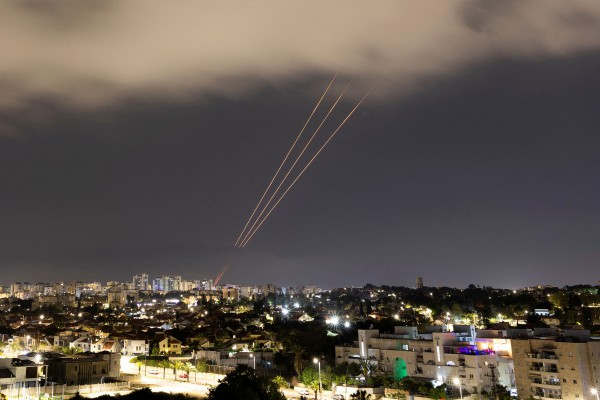 Israel tuyên bố đánh chặn hầu hết tên lửa Iran