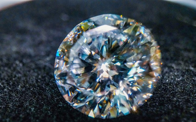 Lần đầu tiên trên thế giới, Trung Quốc sản xuất ra kim cương từ hoa mẫu đơn