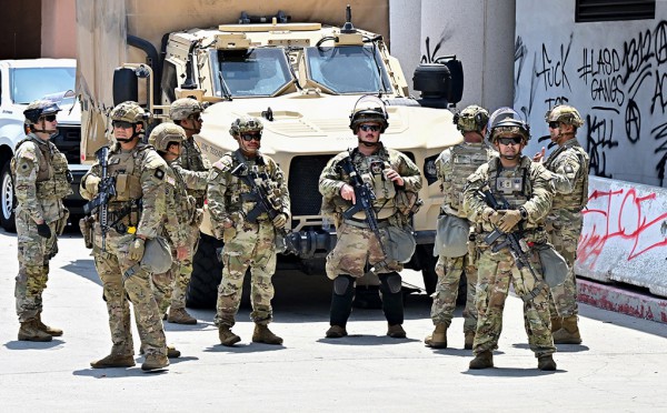 Lầu Năm Góc rút thêm Vệ binh Quốc gia khỏi Los Angeles Lầu Năm Góc rút thêm Vệ binh Quốc gia khỏi Los Angeles