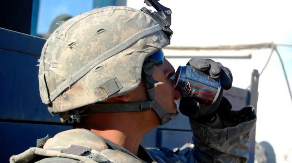 Lính Mỹ dùng gần 3,6 triệu lít cà phê, nhiều nicotine trong chiến dịch Iran