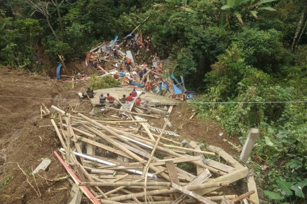 Lở đất ở Indonesia: Cứu hộ khó khăn, hơn 20 người thiệt mạng và mất tích