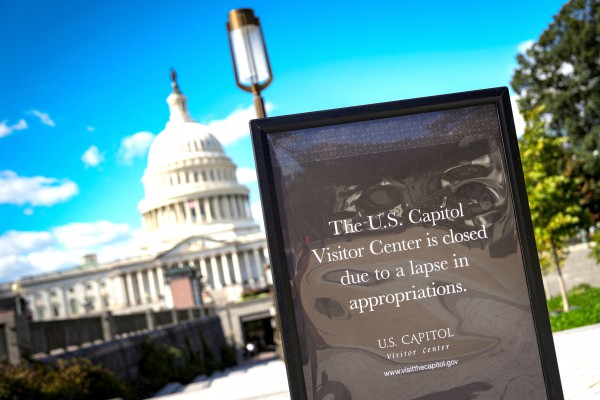 Lưỡng đảng giằng co, quân đội Mỹ được phép đến thêm một thành phố Lưỡng đảng giằng co, quân đội Mỹ được phép đến thêm một thành phố