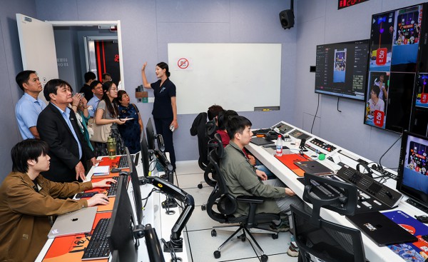 Một hành trình, hai thành phố và nhiều điểm nhấn Một hành trình, hai thành phố và nhiều điểm nhấn