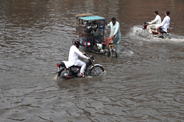 Mưa bão gây thiệt hại ở Nam Á và Mỹ Mưa bão gây thiệt hại ở Nam Á và Mỹ