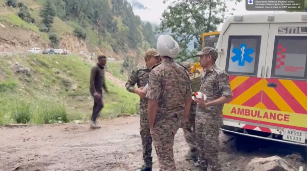 Mưa lớn bất ngờ khiến 46 người chết, hơn 200 người mất tích ở Ấn Độ Mưa lớn bất ngờ khiến 46 người chết, hơn 200 người mất tích ở Ấn Độ