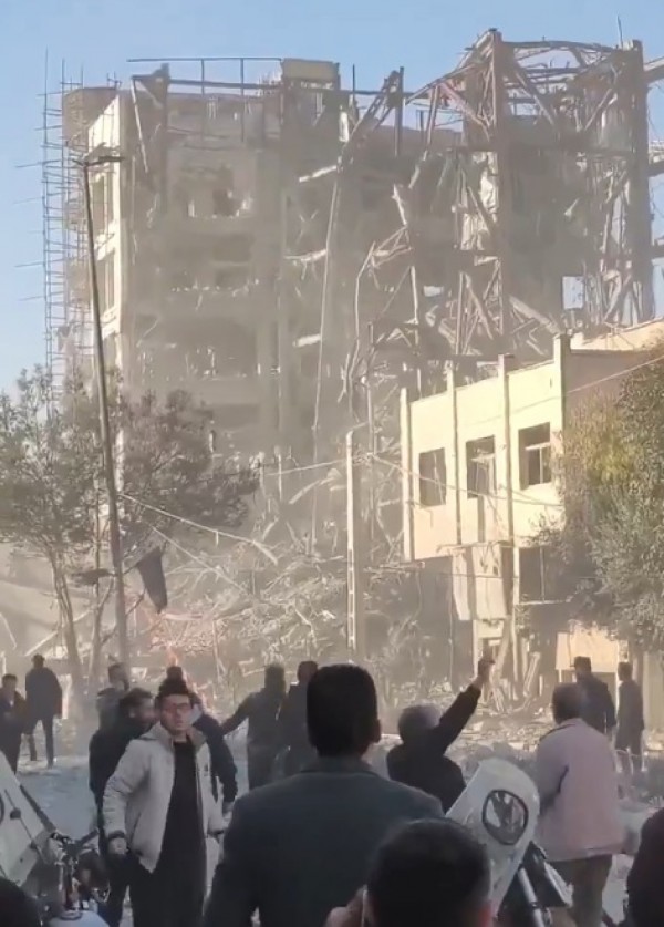 Mỹ, Israel tập kích cơ quan bầu lãnh tụ tối cao Iran Mỹ, Israel tập kích cơ quan bầu lãnh tụ tối cao Iran