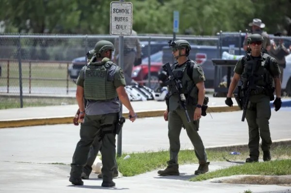 Mỹ công bố danh tính nghi phạm xả súng tại trường tiểu học làm 21 người thiệt mạng
