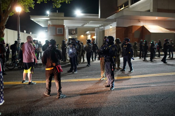 Mỹ điều 200 thành viên Vệ binh quốc gia đến Portland chống 'khủng bố nội địa' Mỹ điều 200 thành viên Vệ binh quốc gia đến Portland chống 'khủng bố nội địa'