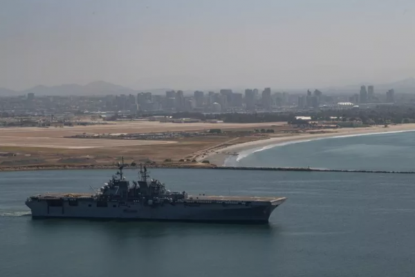 Mỹ luân chuyển tàu tấn công đổ bộ ở tuyến đầu Thái Bình Dương Mỹ luân chuyển tàu tấn công đổ bộ ở tuyến đầu Thái Bình Dương